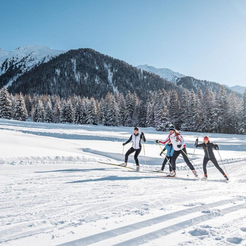 Skifahren in den Dolomiten Berggipfel Skiurlaub Kronplatz Sütirol Olang Langlaufen beschilderte Wanderwege Schneeschuhwanderer Skitourengeher Rodelpartien (8) Skifahren in den Dolomiten Berggipfel Skiurlaub Kronplatz Sütirol Olang Langlaufen beschilderte Wanderwege Schneeschuhwanderer Skitourengeher Rodelpartien (8)